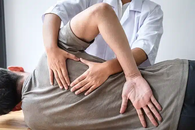 manual terapy back pain 